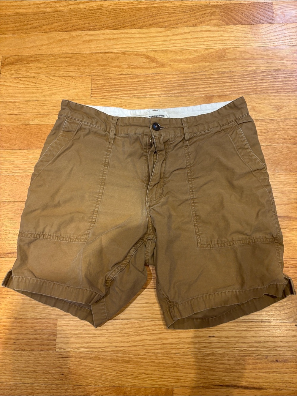Taylor Stitch Men’s Surplus Short in Khaki